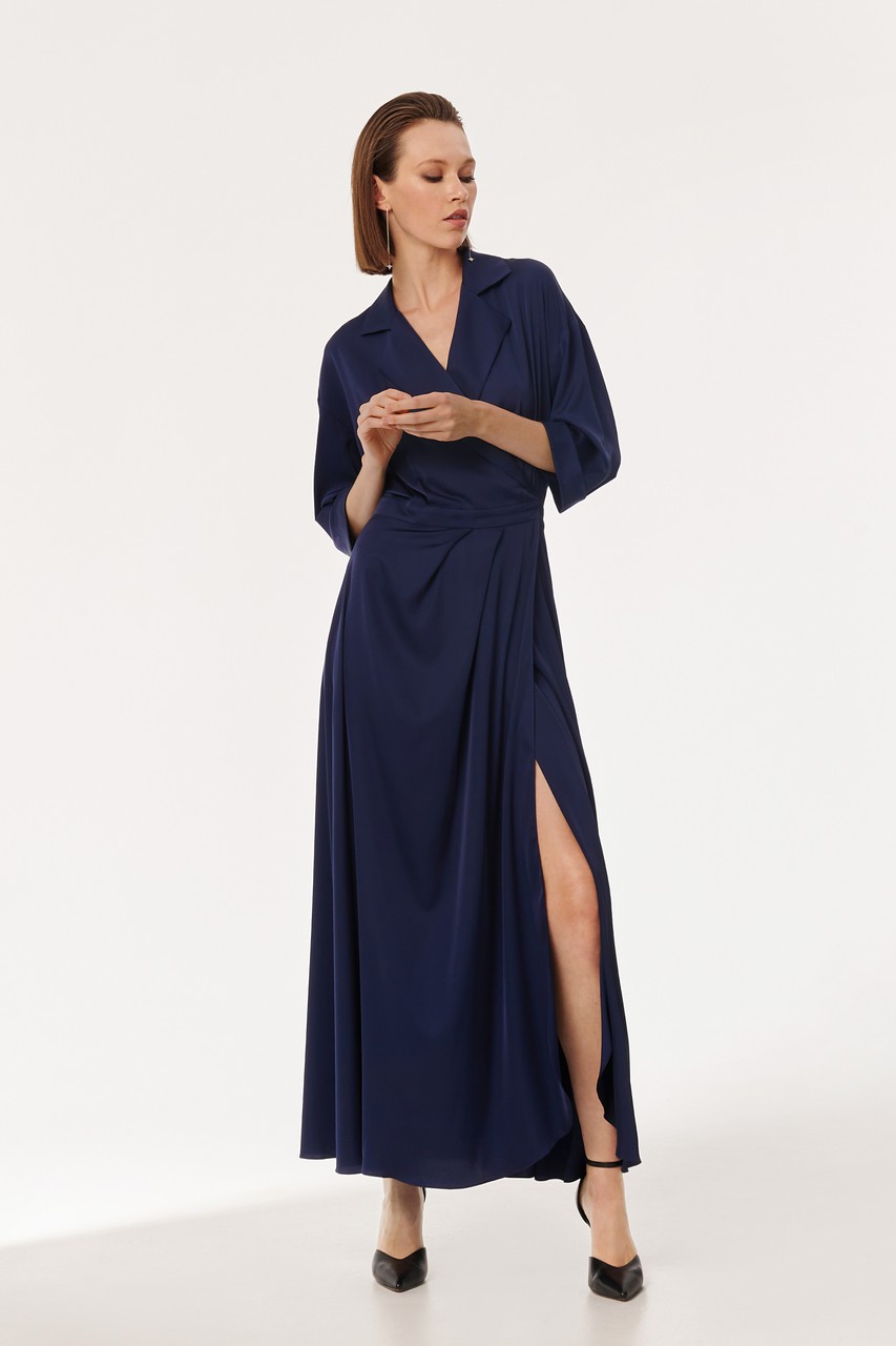 Double-breasted wrap dress with a beautiful turn-down lapel and dropped loose sleeves.