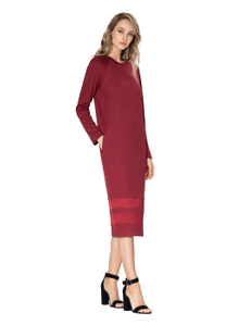 Comfortable dress in soft lingonberry color made of natural cotton with raglan sleeves, a placket along a neat round neckline and pockets in the side seams. The bottom of the dress is decorated with two thick satin inlays to match the main fabric.